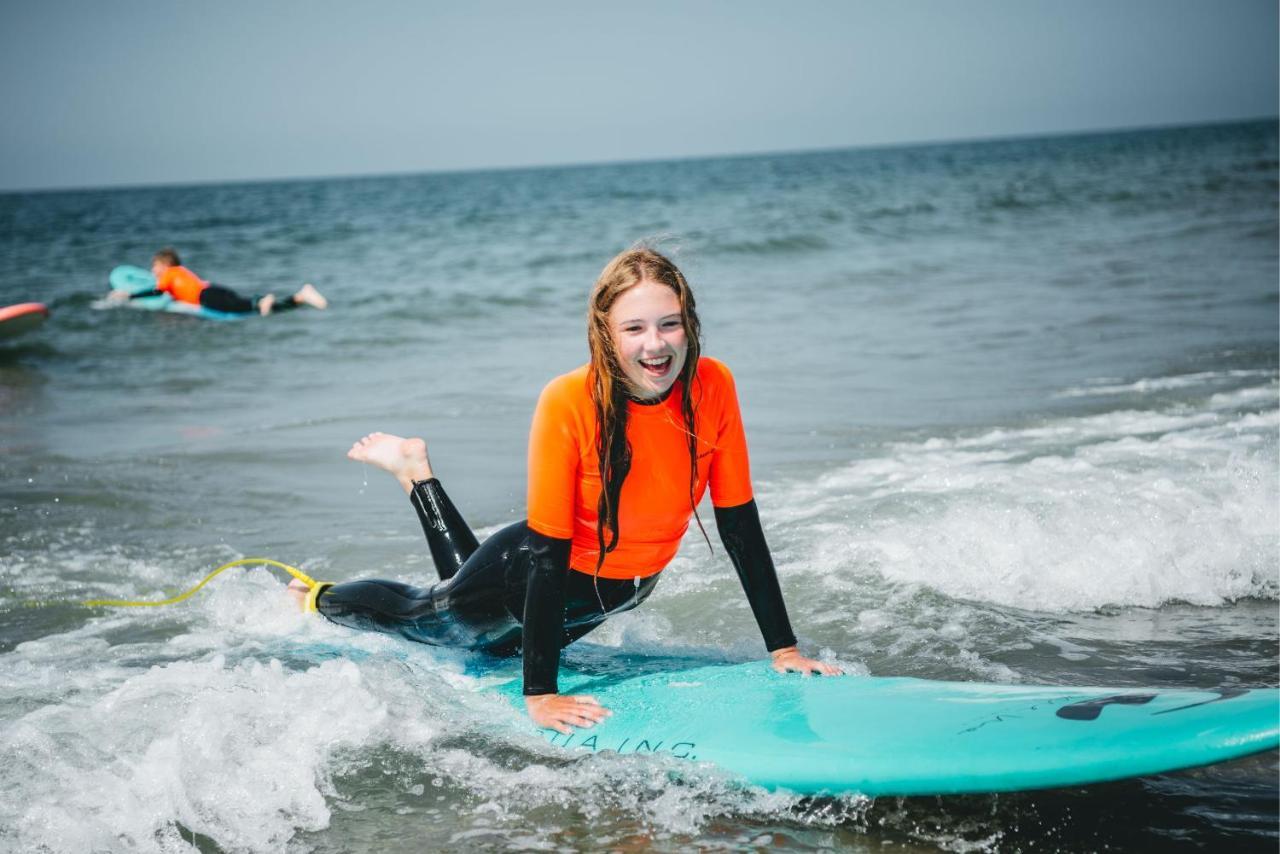 Family & Surfhostel Petten Extérieur photo